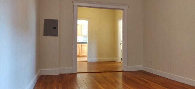 Building Photo - No brokers Fee, No Security Deposit, Eleva...