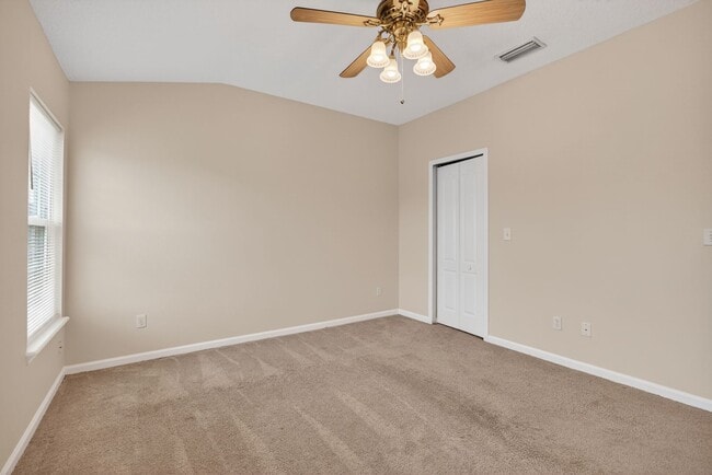 Building Photo - Beautiful Townhome in Biscayne Bay!