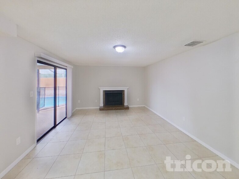 Building Photo - 1314 Oakcrest Dr