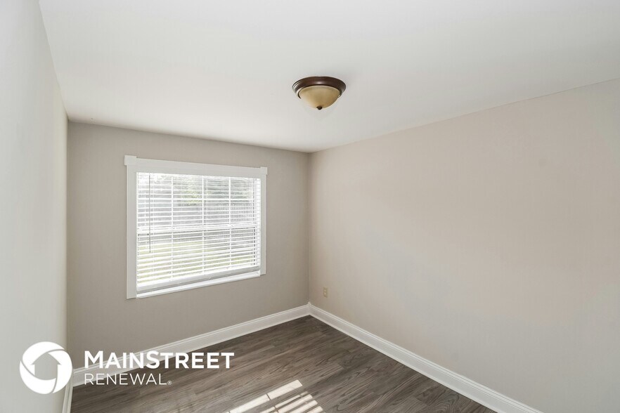 Building Photo - 2130 Liscard Rd W