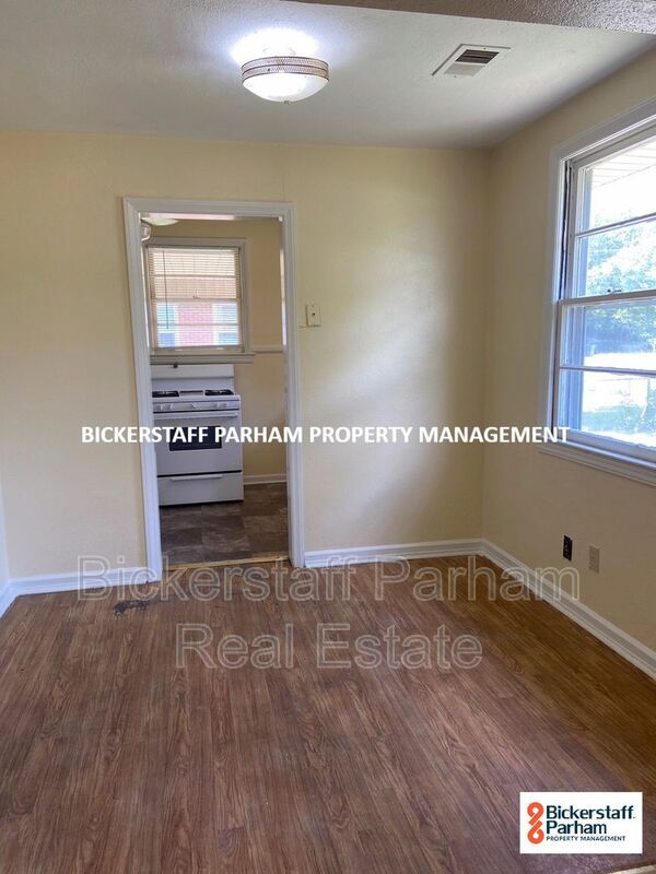 Building Photo - 3053 Blan St