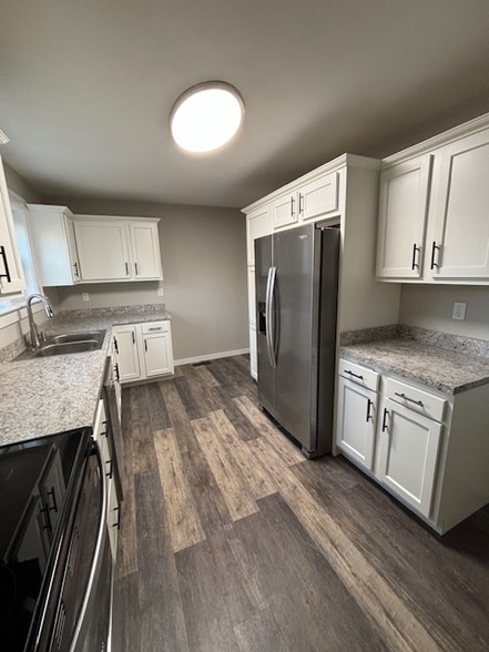 Building Photo - 6 Red Oak Dr