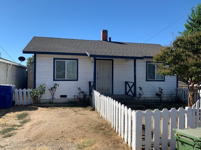 Primary Photo - Rare One bedroom single family home