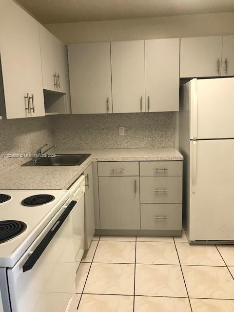 Building Photo - 9440 Fontainebleau Blvd