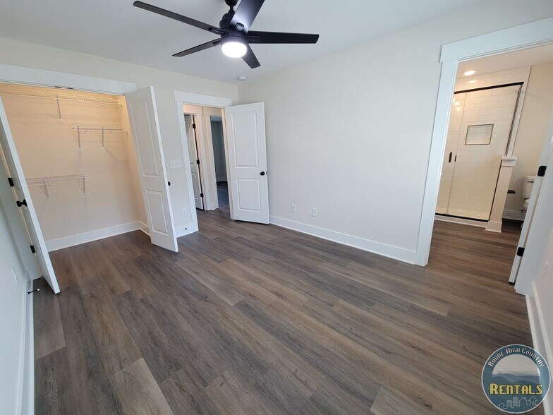 Building Photo - Hampton Estates Townhomes
