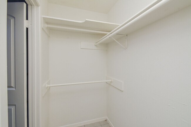 Building Photo - Charming Home for Rent in Southwest Houston !