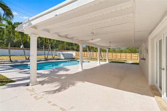 Building Photo - 8920 SW 142nd St