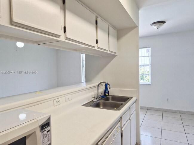 Building Photo - 15320 SW 106th Terrace