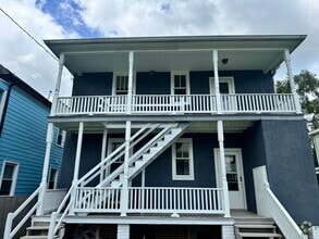 Building Photo - Renovated 2 bed 1 bath duplex Unit-Richmon...