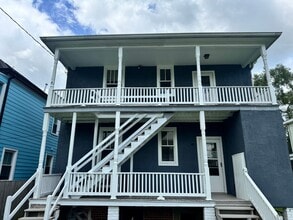 Building Photo - Renovated 2 bed 1 bath duplex Unit-Richmon...