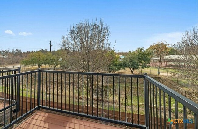 Building Photo - 13420 LYNDHURST St