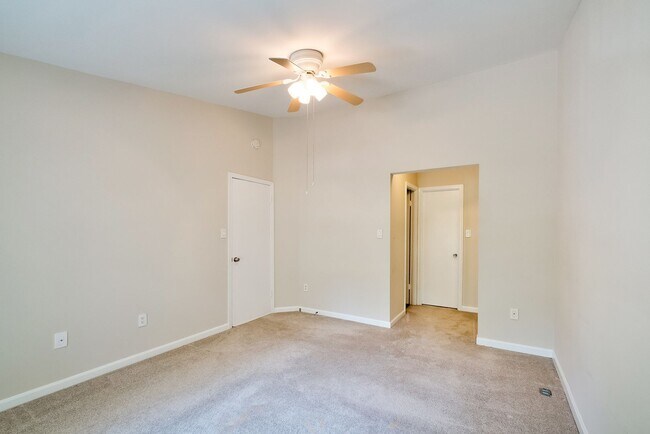 Building Photo - 16 Casino Ct