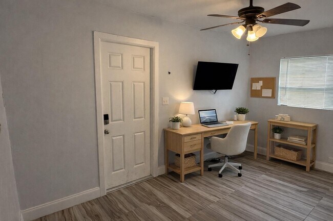 Building Photo - 131 E 27th St