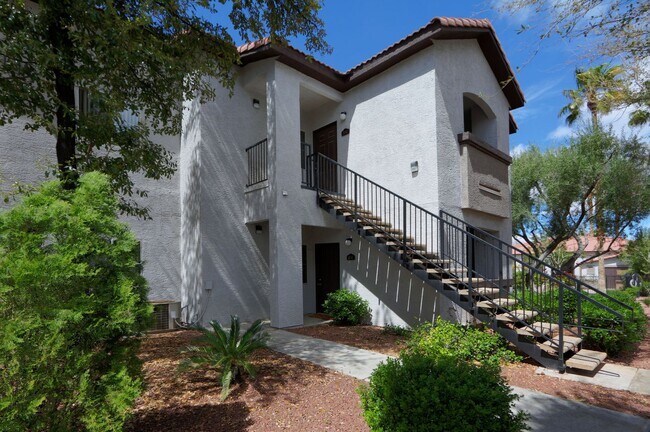Building Photo - 2615 W Gary Ave