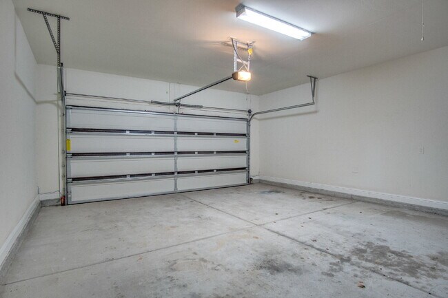 Building Photo - Stunning Move-In Ready 3-Bed, 2-Bath Energy-Efficient Brick Home in Pace with Brand-New Flooring,...