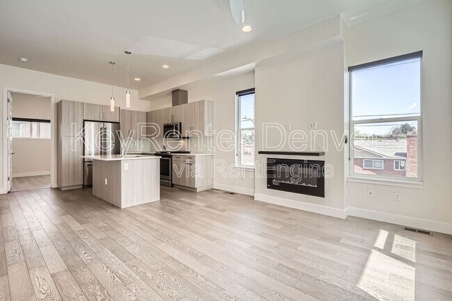 Building Photo - 3044 Wilson Ct