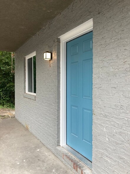 Interior Photo - Allison Heights