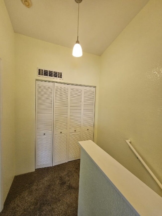 Building Photo - Charming Townhome with Garage in Quiet Missoula Neighborhood