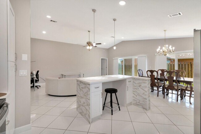 Building Photo - Waterway Cove