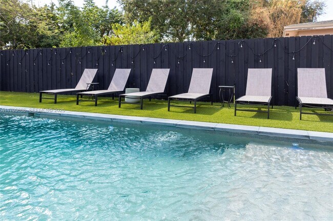 Building Photo - 416 NW 52nd St