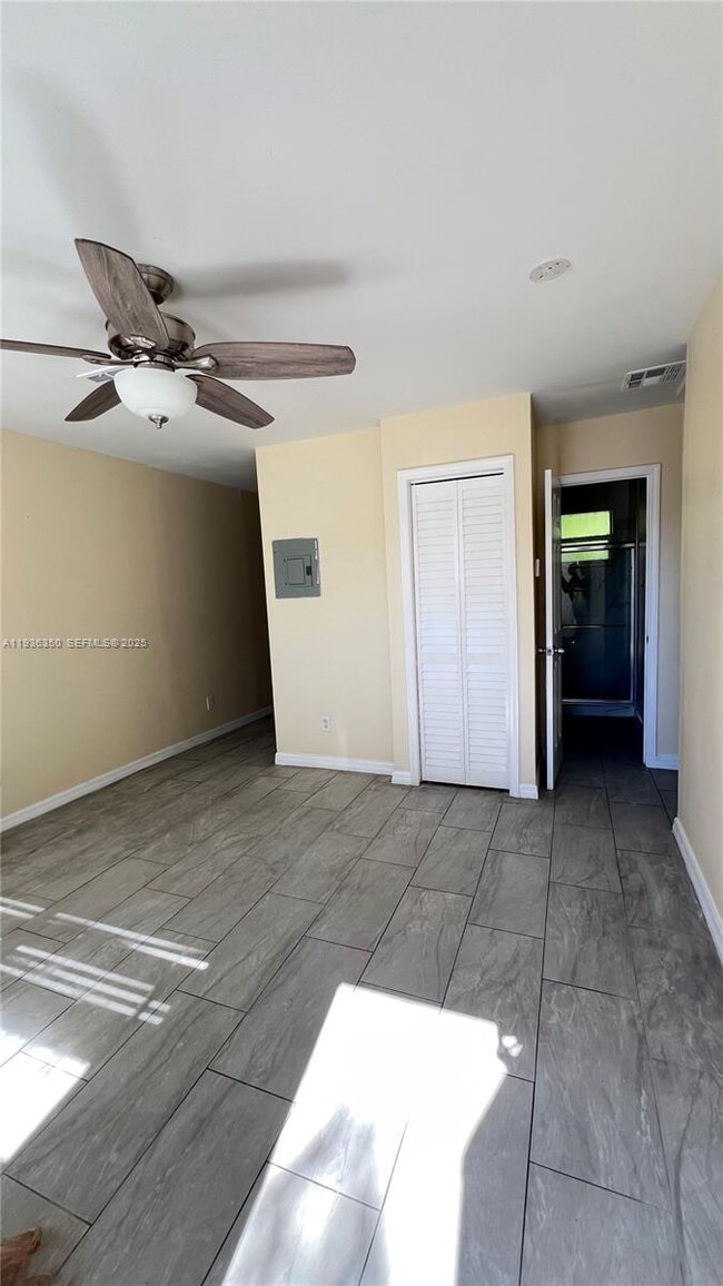 Building Photo - 706 SW 4th Terrace