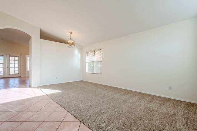 Building Photo - Beautifully Updated 4-Bedroom Home with Easy Access to Loop 101!