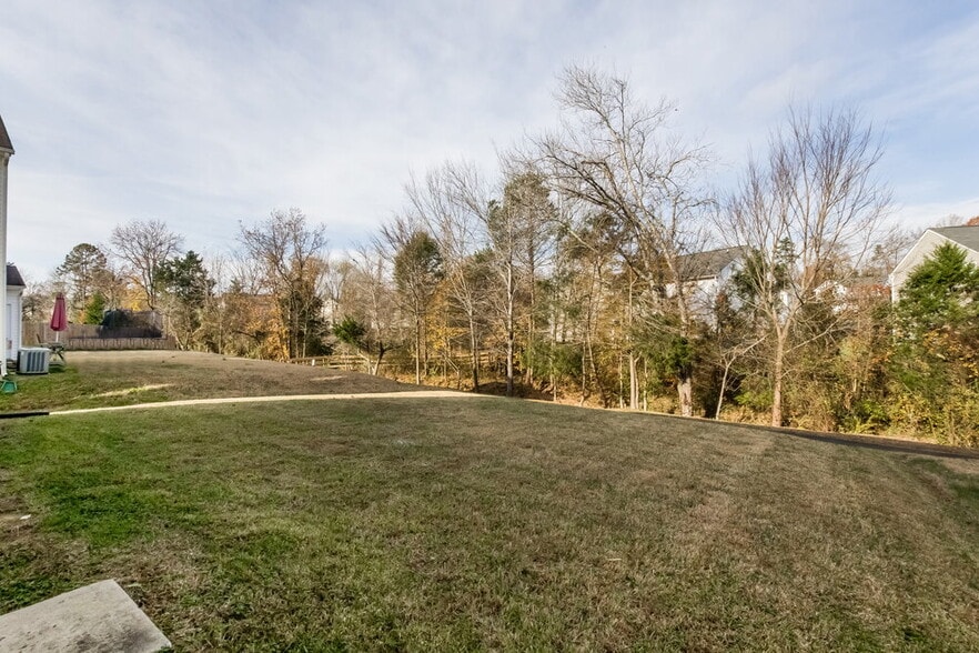 Building Photo - 2713 Forest Grove Ct