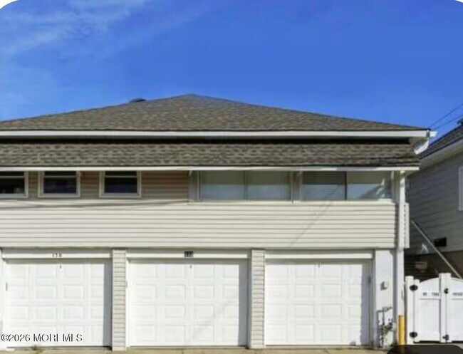 Building Photo - 170 1st Ave