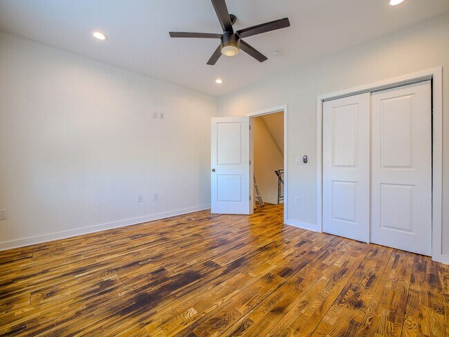 Building Photo - Three Bedroom Modern Olde Kensington Condo with Roofdeck