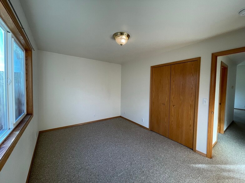 Building Photo - 1448 Honeycomb Ct