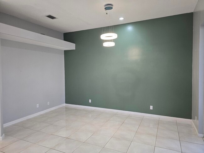 Building Photo - 6179 Bear Creek Ct