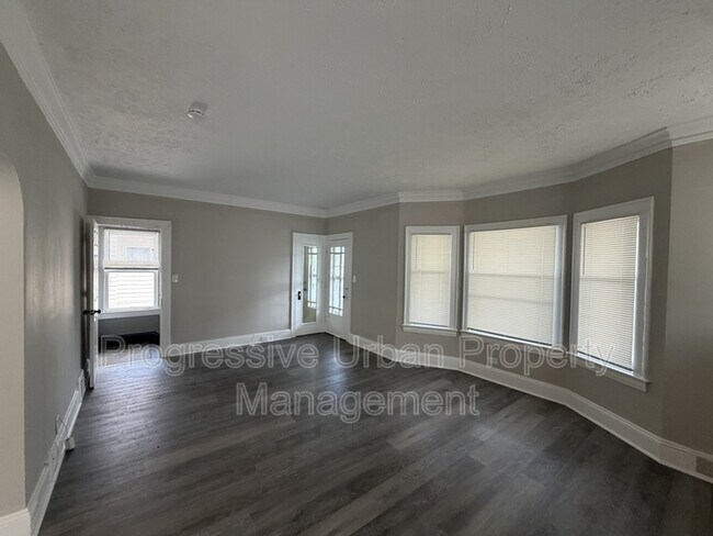Building Photo - 3346 E 134th St
