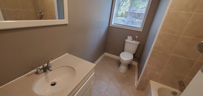 Building Photo - Large Ranch Home with Garage - Section 8 A...