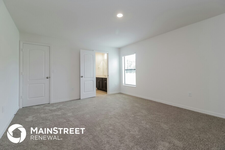 Building Photo - 35637 Rose Moss Ave