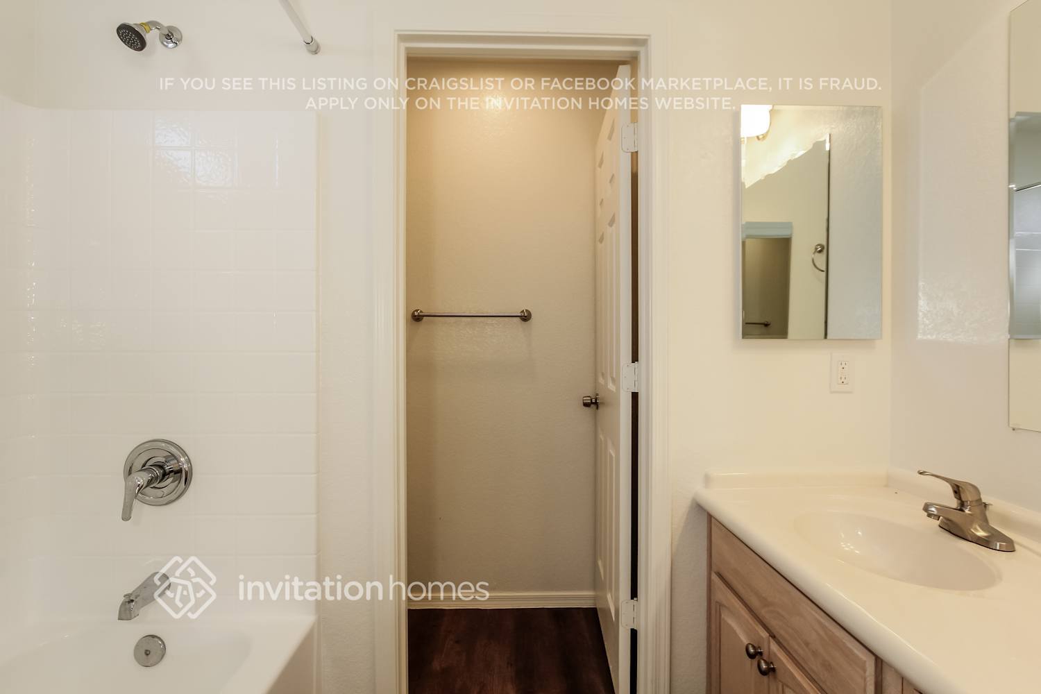 Building Photo - 2602 E Helena Dr