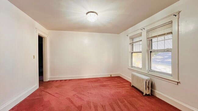 Building Photo - 164 E Elm Ave