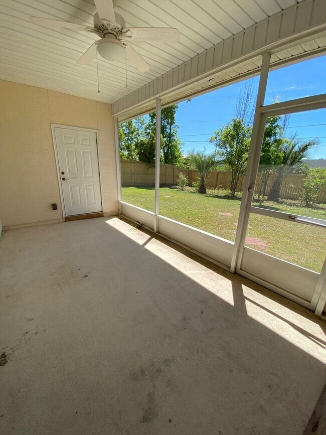 Building Photo - Expansive Home in the Desirable "The Hammo...