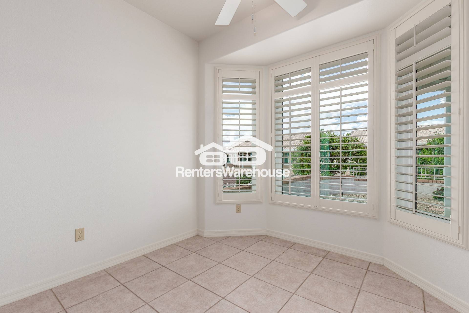 Building Photo - 15902 W Sentinel Dr