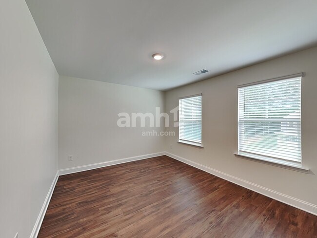 Building Photo - 639 Rivermist Dr