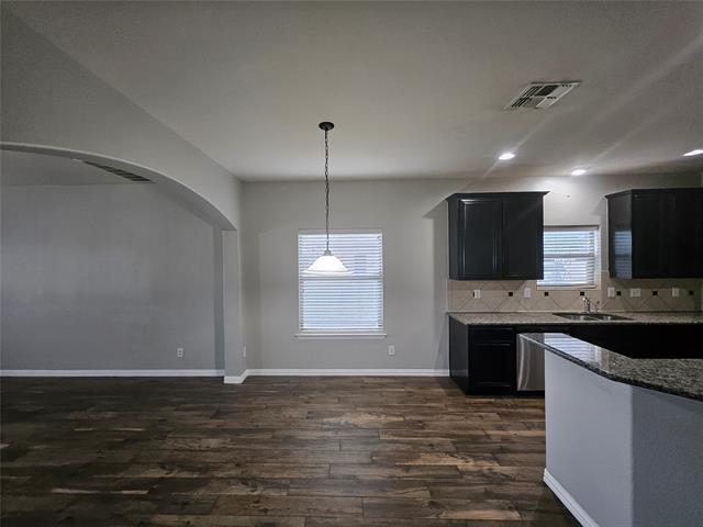 Building Photo - 727 Sendero Rd