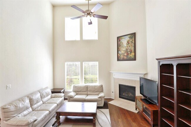 Building Photo - 25719 Westbourne Dr