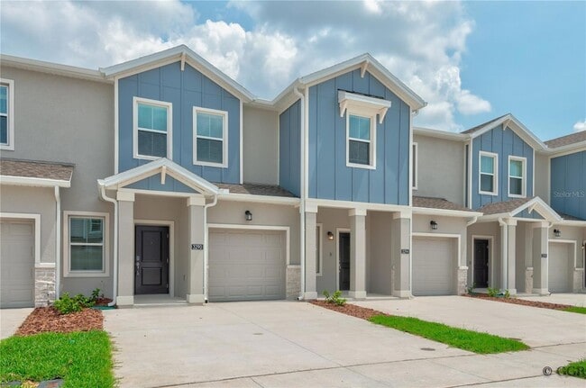 Building Photo - 3290 Laurent Lp