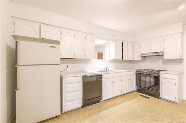 Building Photo - 2531 E Skelly Dr