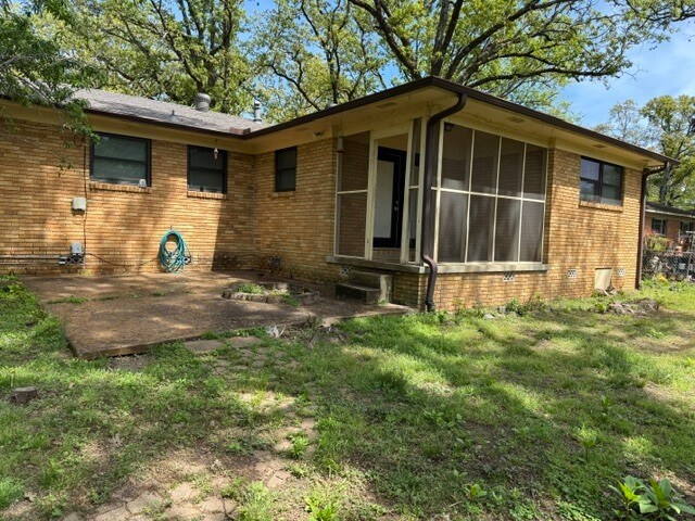 Building Photo - 1520 Crestwood Rd