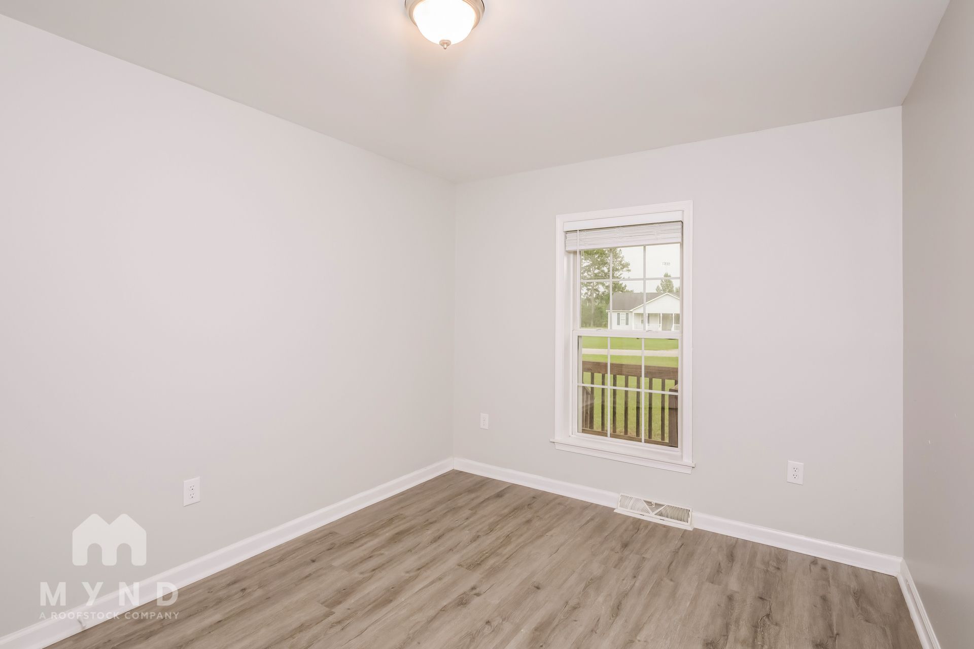 Building Photo - 215 Clearwater Dr
