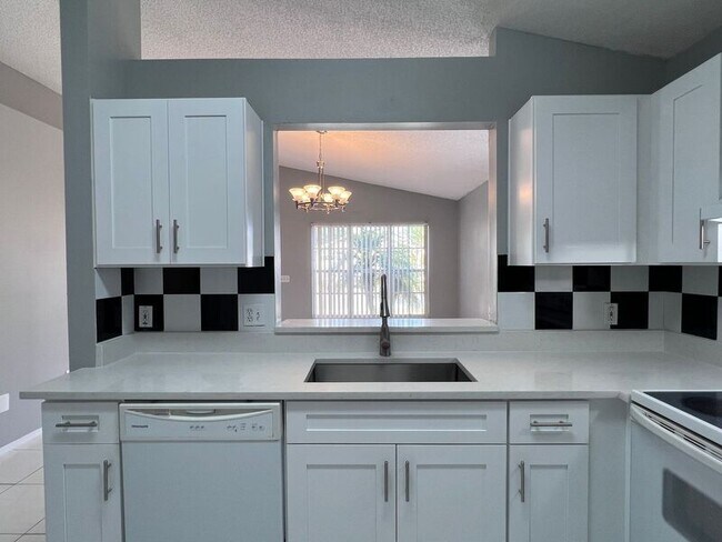 Building Photo - 1114 Shoshanna Dr