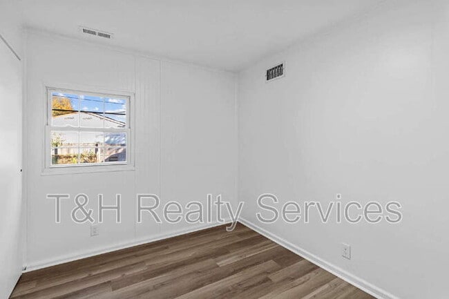 Building Photo - 2233 St Paul St