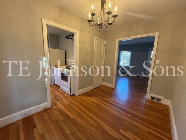 Building Photo - 864 Fenimore St