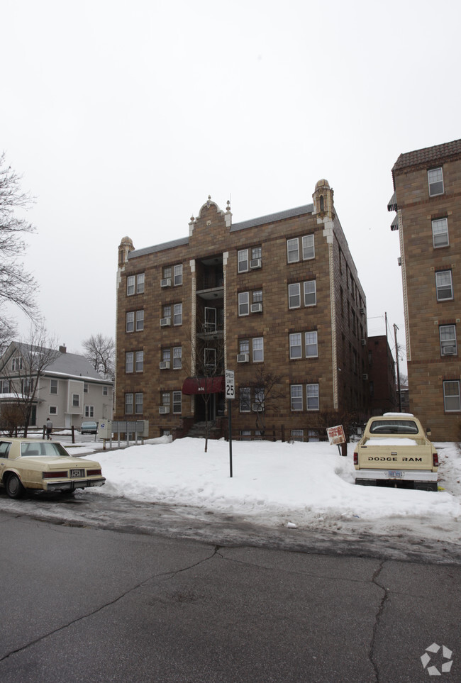 Building Photo - Heather Ridge Apartments