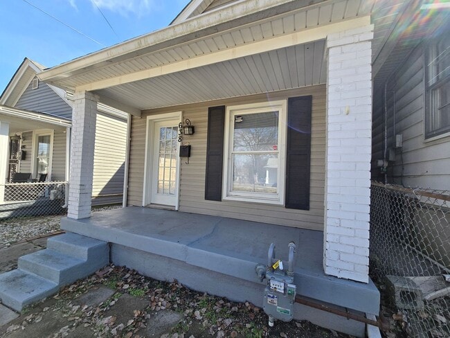 Building Photo - Charming 3 Bedrooms, 2 Full Bathroom Home!...